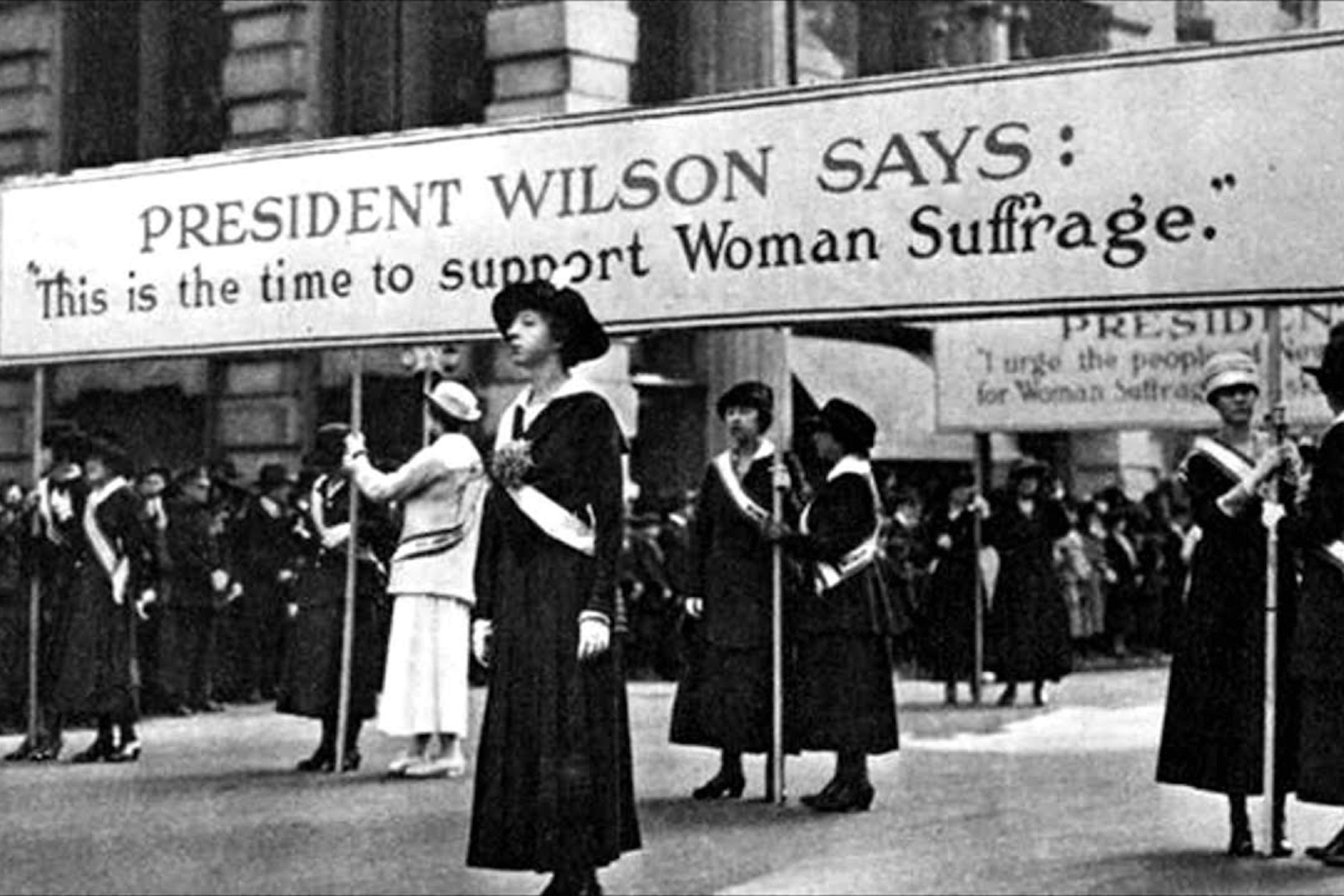 Движение за избирательное право женщин. Суфражистки 19 века. Феминизм США 20 век.